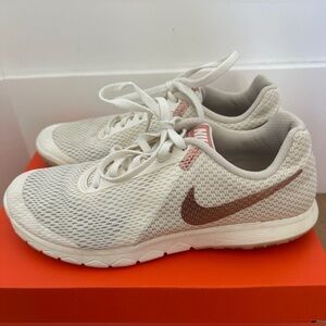 Nike Flex Experience rn6 Rose Gold 7.5 Sneakers